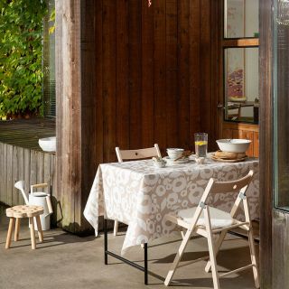 Captain-Cook-PVC-Beige-WitProtectMyTable-Easy to whichoilcloth