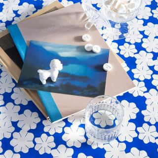 oilcloth-Wit-flowers-blue-lola