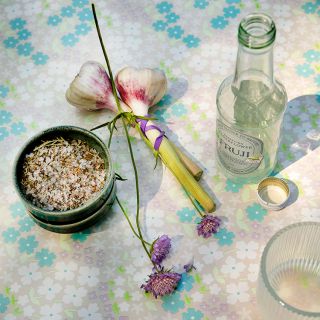 flower-pink-white-greenoilcloth-lola